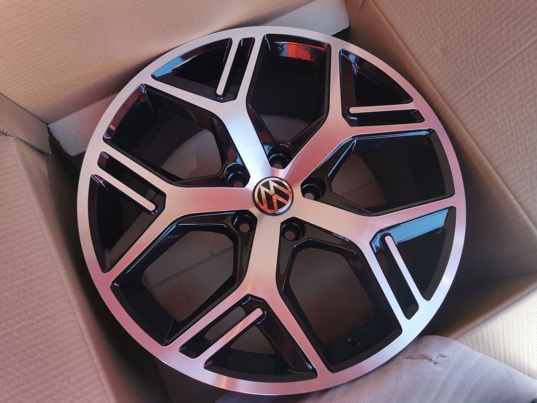 Vand jante de aliaj pentru vw pe 18 marca rc wheels