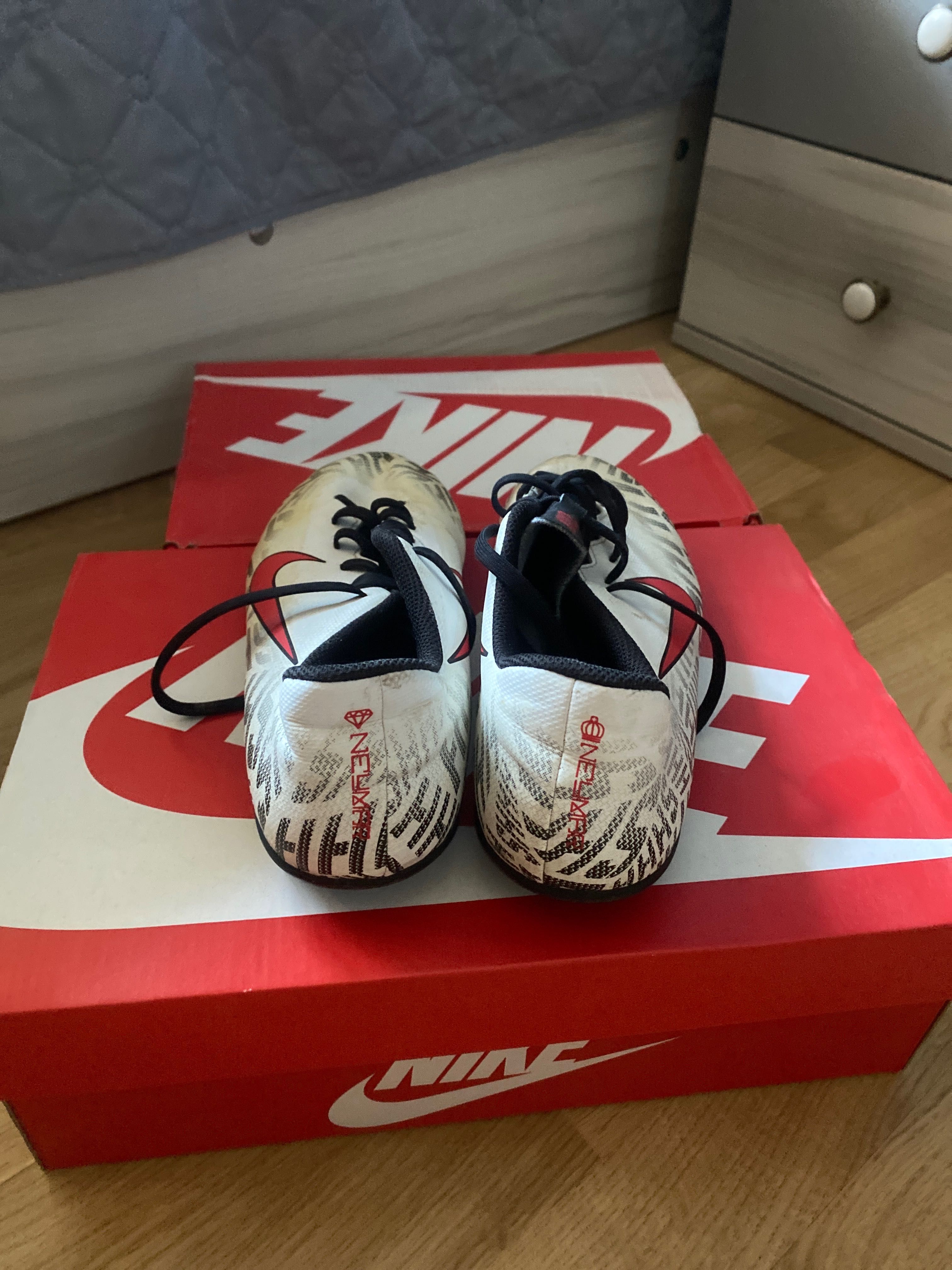 Бутонки Nike Neymar
