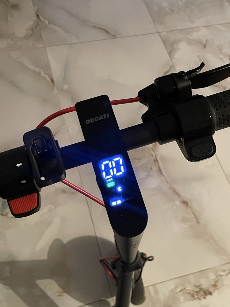 vand trotineta electrica ducati pro 1 evo