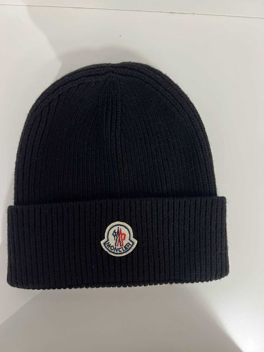 Moncler зимна шапка