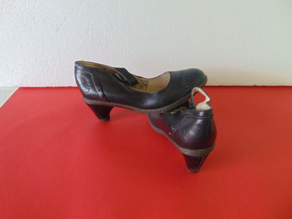 Dr Martens номер 37 Оригинални дамски обувки