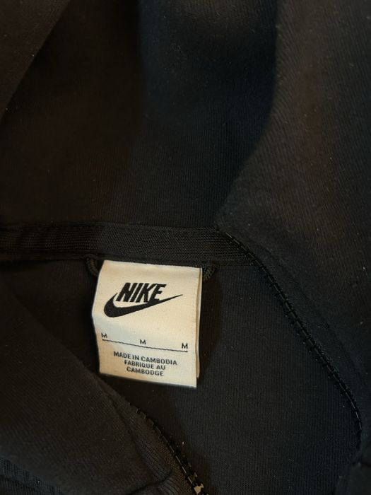 Черно горнище Nike tech fleece