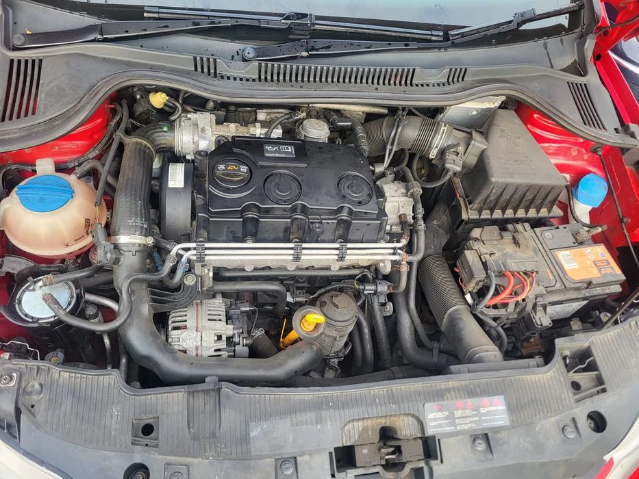 Dezmembram Bara fata/ Faruri/Aripi Trager/ Motor/ Cutie de viteze  Seat Ibiza 6j 1.6 tdi CAY