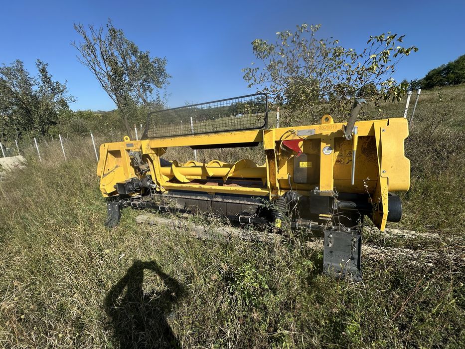 De vânzare: Heder porumb New Holland NH 980CR 6R 70