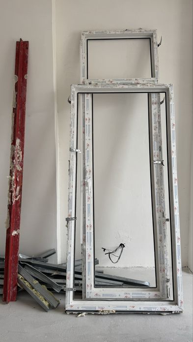 Продам окно и дверь от балкона