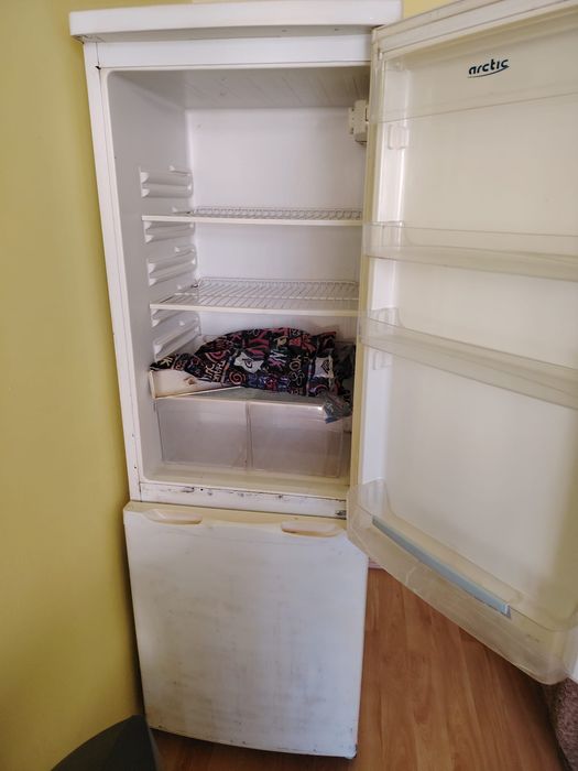 De vânzare frigider Arctic