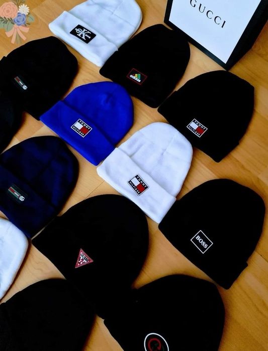 Fesuri unisex logo brodat diverse modele, marime universala