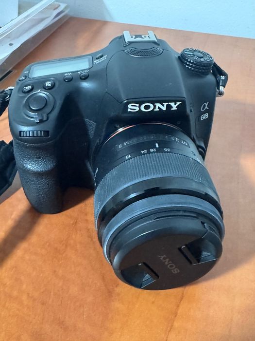 Cameră foto Sony alfa 68-in stare foarte bună- utilizată foarte puțin