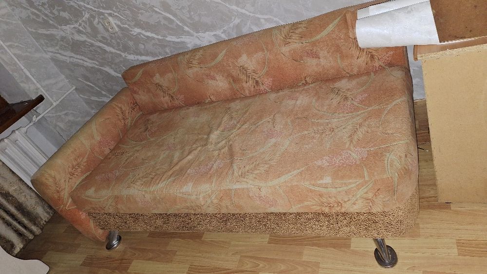 Продам диван 15 тыс.