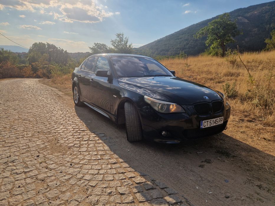 Продава БМВ Е60 530d