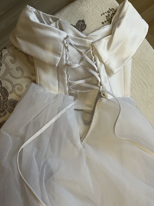 Rochie mireasa alba