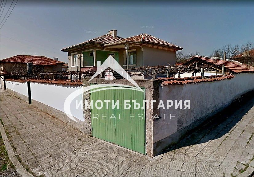 Двуетажна къща в с.Старосел
