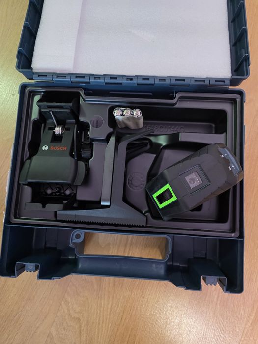 Nivela Bosch gcl 2-15g