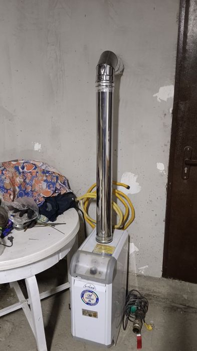 Газовый котел в отличном состоНий 70 кв