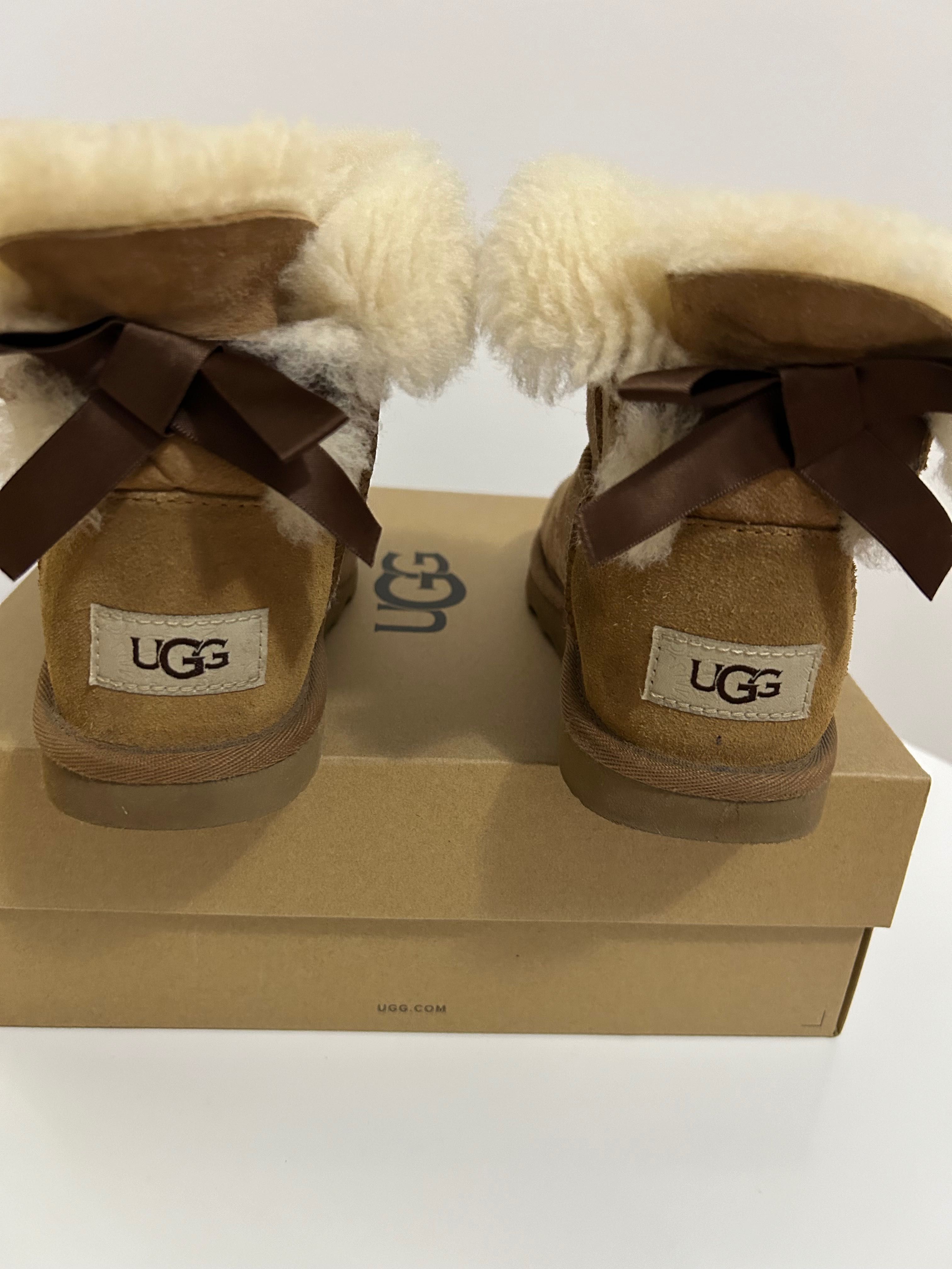 Cizme UGG ferita