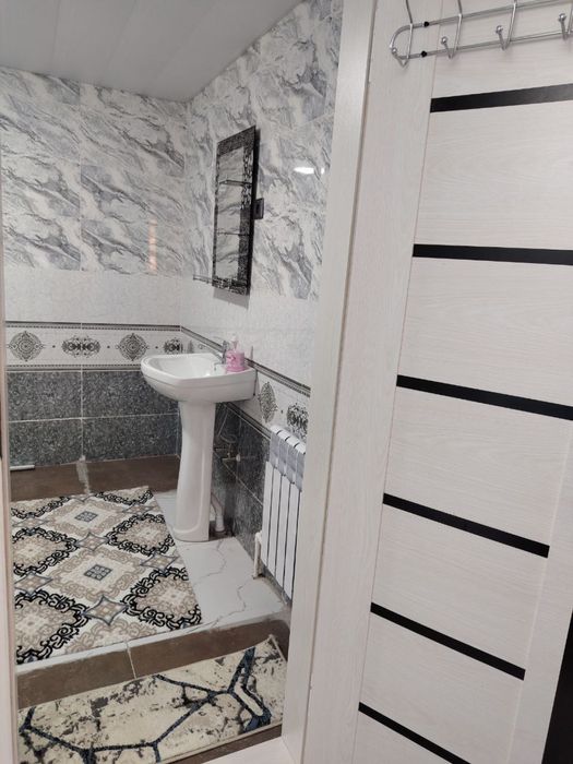 Fargona shaxar oybek radomdi yonida kunli kvartira bor bezzaks quyamiz