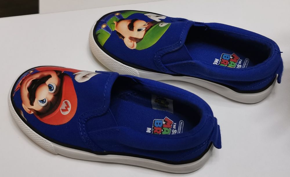 Papuci Super Mario H&M marimea 26