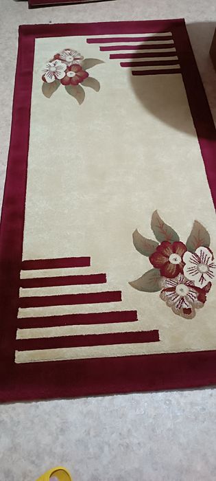 Продам коврики 1м на 2м , 2 шт