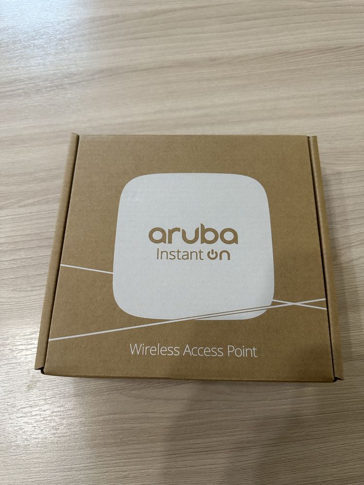 Точка доступа Aruba Instant On AP11 (RW) R2W96A белый