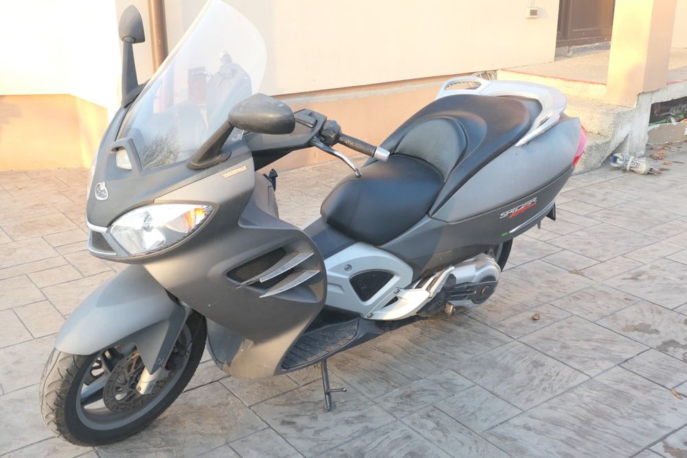 Pret de iarna ! Malaguti Spider Max  GT500 (gen t max / burgman )