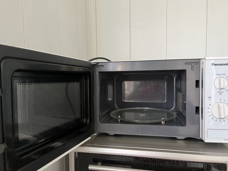 Микроволновая печь Panasonic ,нужен ремонт