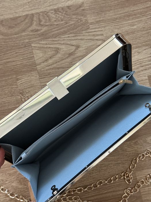 Бежова дамска чанта/клъч