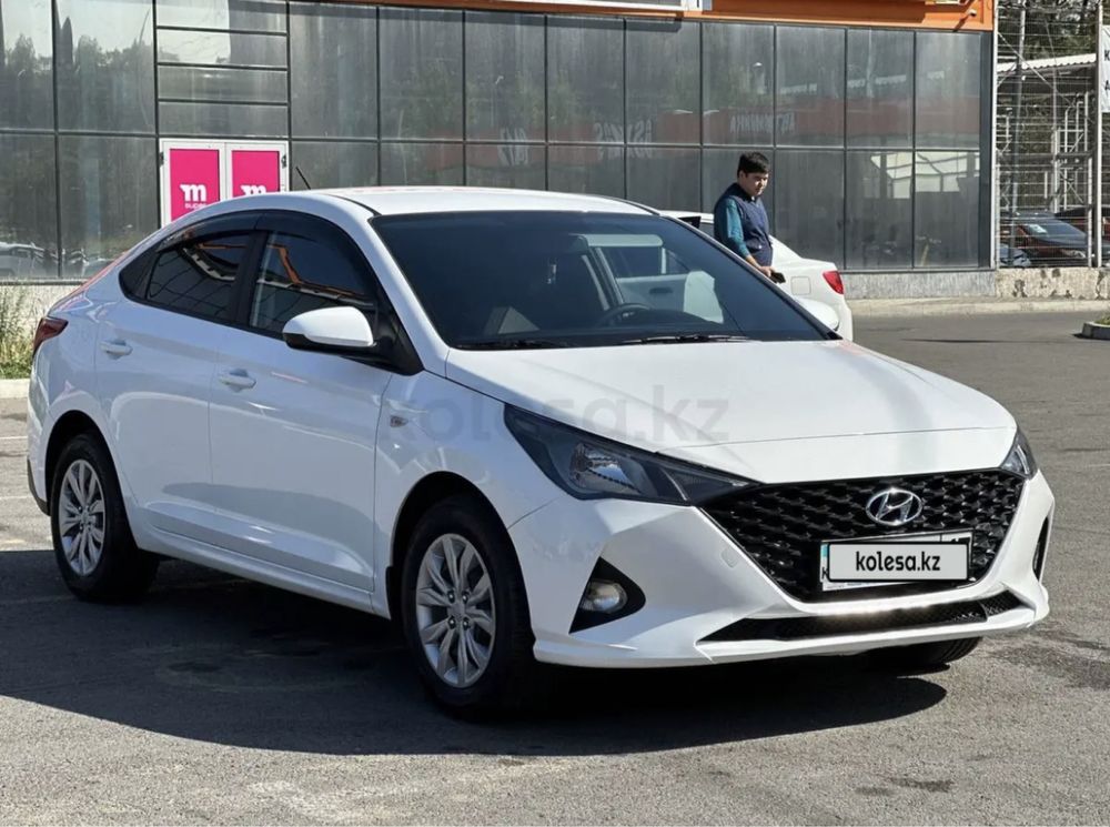 Арендаға Hyundai Accent, 2022 ж. 1,6 объем.