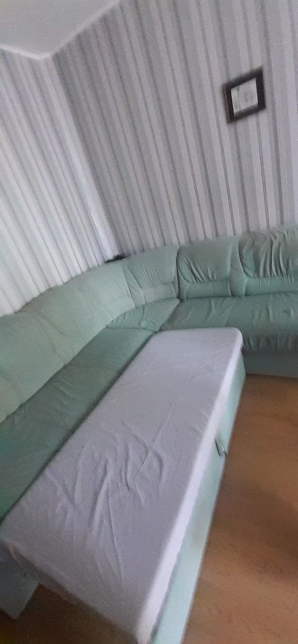 Ъглов диван за хол