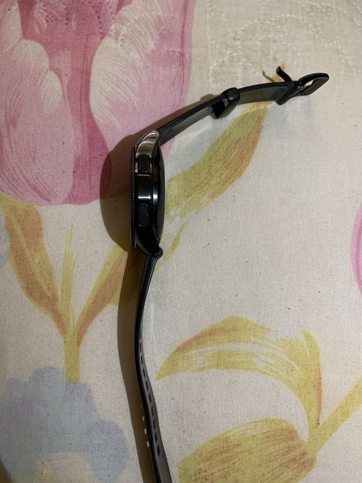 Galaxy wotch 4 сотилади зур холатда