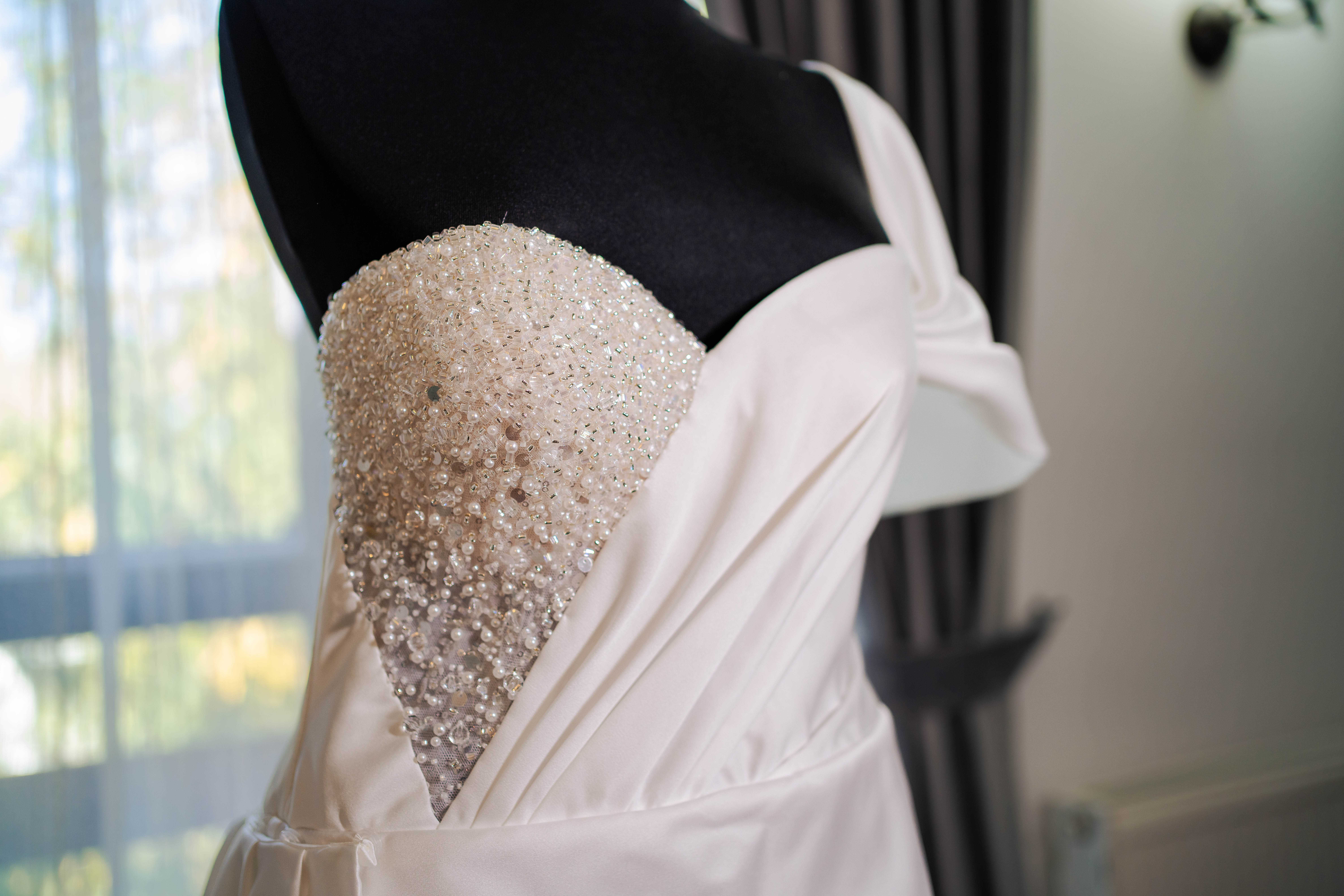 Rochie mireasa 2024