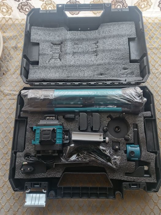 Лазерный уровень makita новый