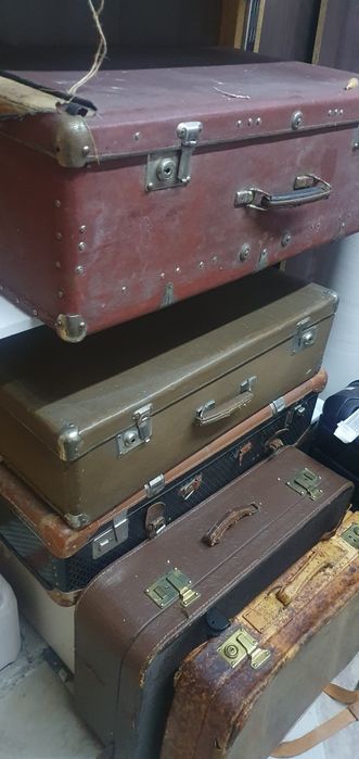 Чемоданы 3500 старые