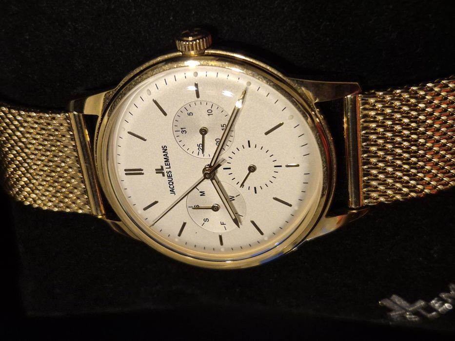 Продам наручные часы Jacques Lemans с выпуклым стеклом