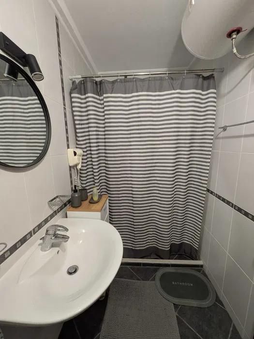 Дава се под наем Тристаен апартамент в Варна, Спортна зала - 110 кв.м за 818 € - Снимка #9