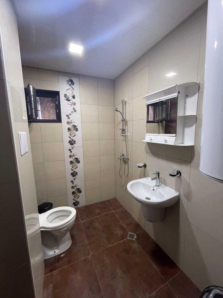 Дава се под наем Двустаен апартамент в Ямбол, Каргон - 63 кв.м за 61.2 € - Снимка #3