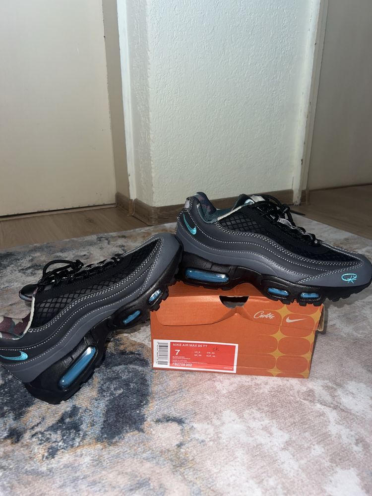 Обувки Nike 95 & corteiz 40 номер
