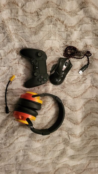 Комплект джойстик мишка клавиатура и слушалки за Playstation 4 PC