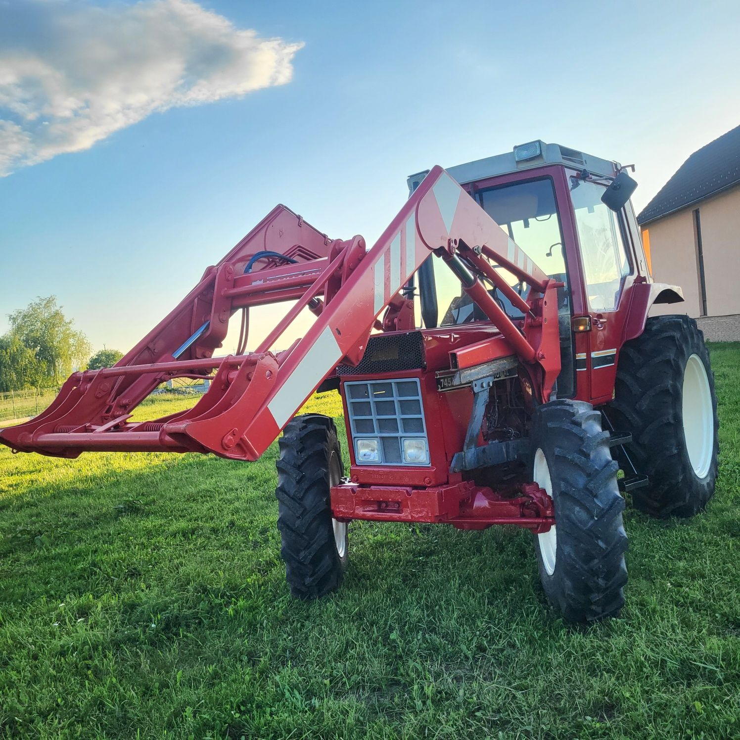 International 745XL