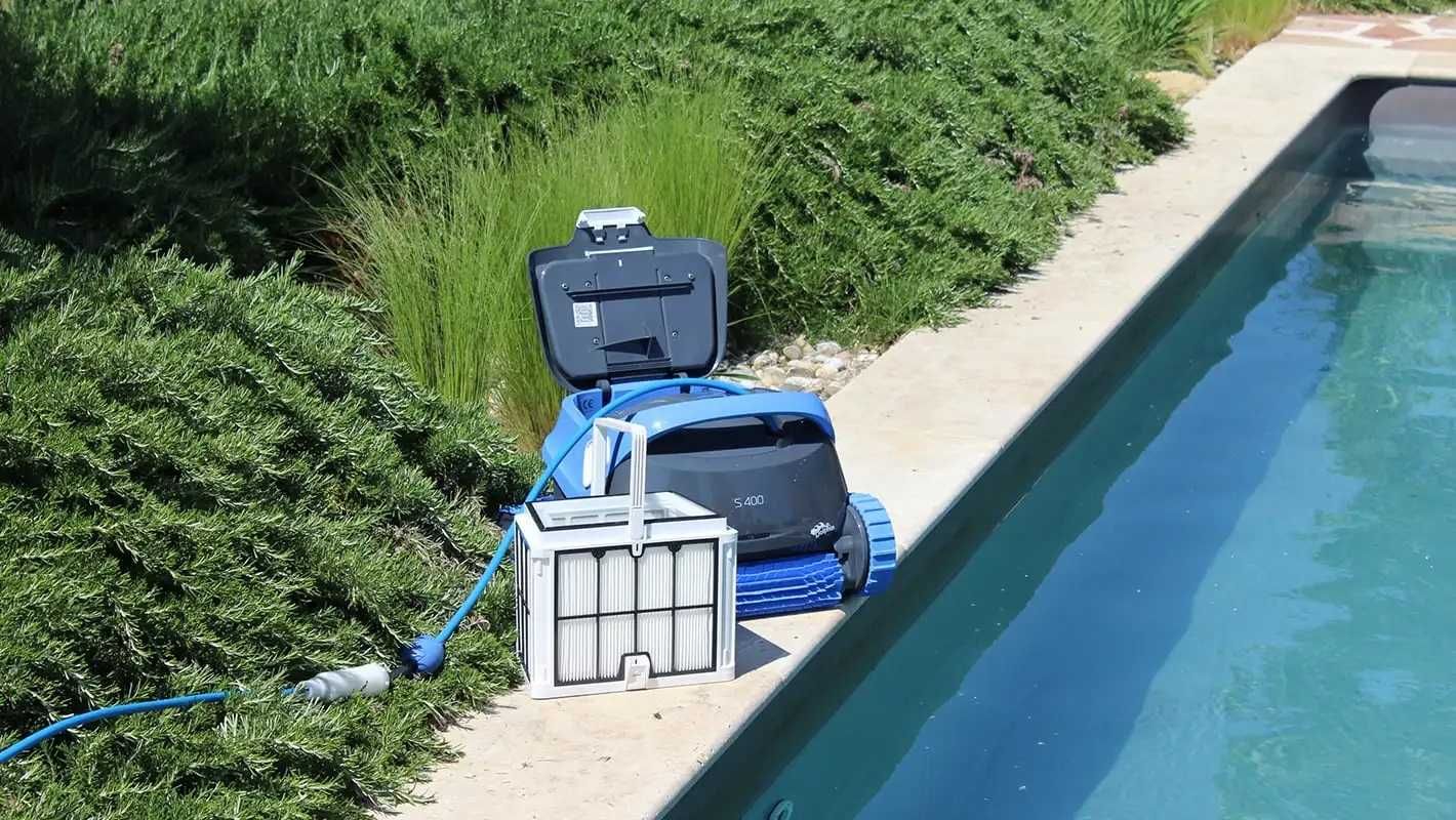 Robot curatare piscina Maytronics Dolphin S400