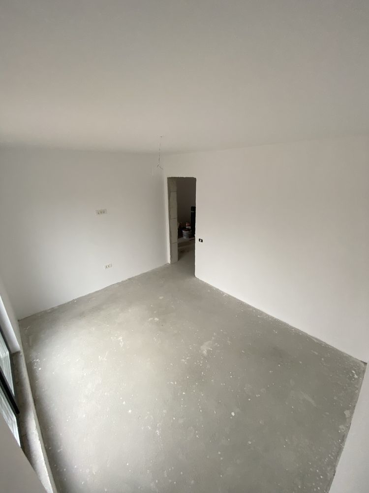 Proprietar: Casa de vânzare ,racordata la toate utilitatile !