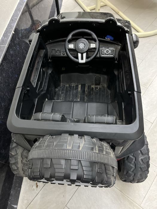 Детская  электрическая  машинка