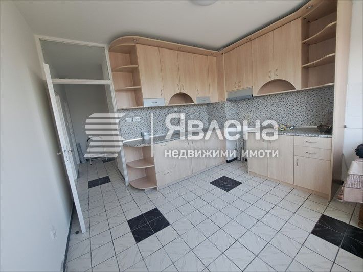 Дава се под наем Четиристаен апартамент в София, Левски В - 100 кв.м за 550 € - Снимка #1
