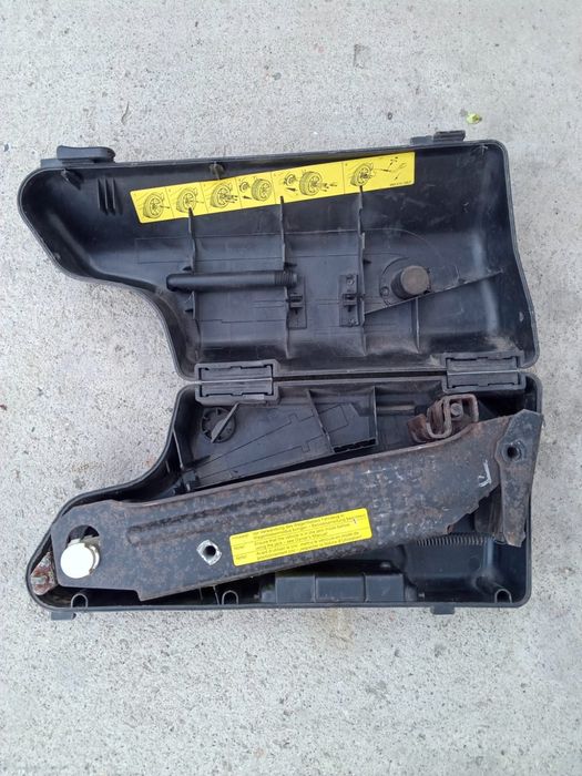 Автомобильный домкрат