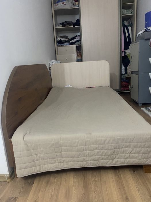 Кровать полутораспальная