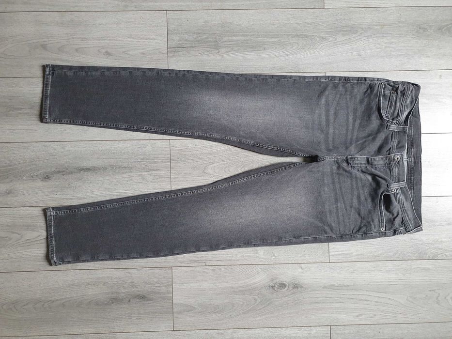 Blugi MUSTANG "Vegas" - Marime W36 L32 (Talie 96 cm)