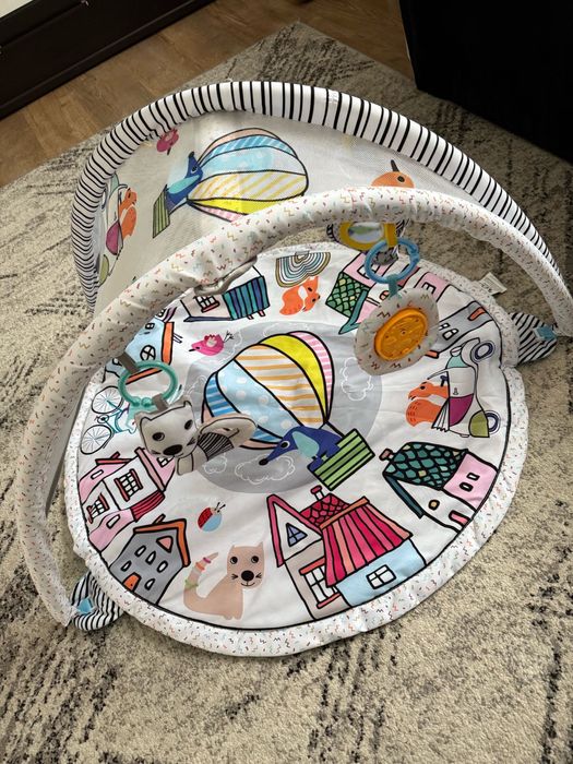 Vand saltea pentru activitati bebe