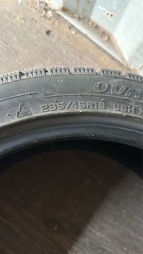 ЗИМНИЕ ШИНЫ! 235/45/R18