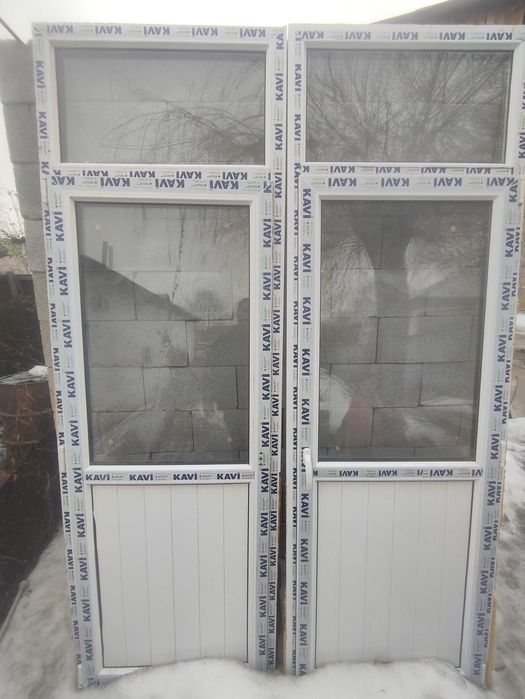 Двери пластиковые.