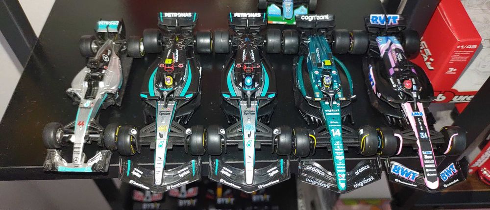 Machete Bburago 1/43, la set, McLaren, Red Bull, Ferrari, Mercedes