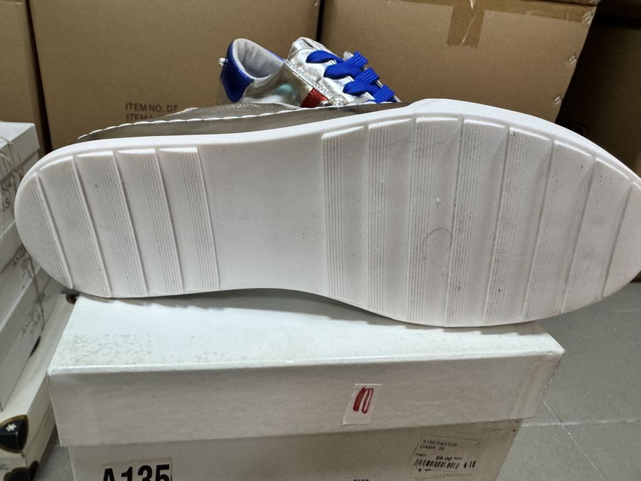 Adidas dama.Piele naturala,NOI